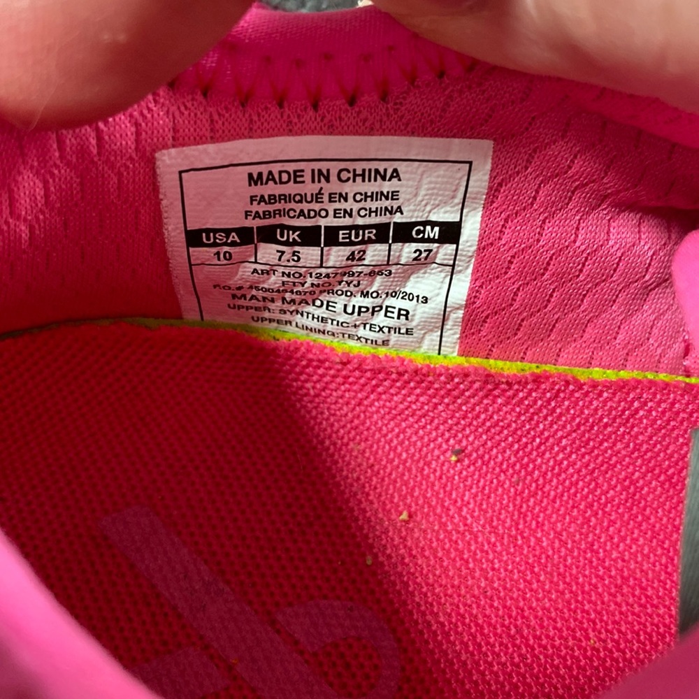 ๐ Under Armour Shoes ๐ - Picture 2 of 4